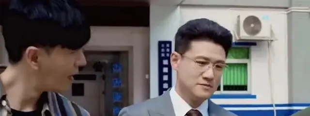 《金关》向修远真实身份揭晓 郭聪叔叔系走私网络核心操控者 现场图