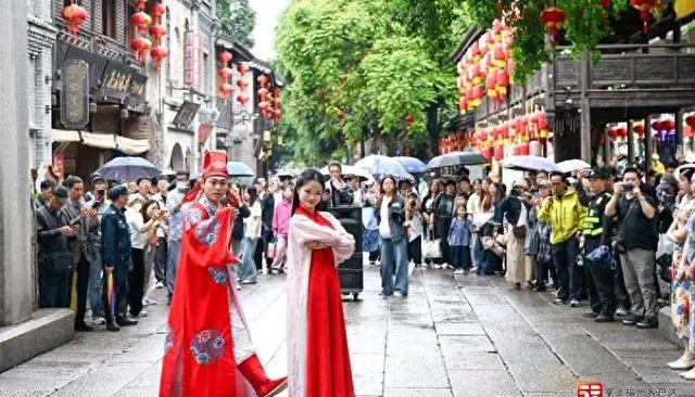 福州“电影+”试点五一落地：票根变通兑券，银幕角色巡游古街引爆假日消费新场景 资讯配图